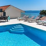 别墅 Atopos With Heated Private Pool, 5 Bedrooms, Cinema Room, Panoramic Sea Views