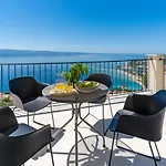 Atopos With Heated Private Pool, 5 Bedrooms, Cinema Room, Panoramic Sea Views 别墅 奥米什