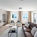 Atopos With Heated Private Pool, 5 Bedrooms, Cinema Room, Panoramic Sea Views 奥米什