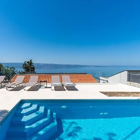 New! Atopos With Heated Private Pool, 5 Bedrooms, Cinema Room, Panoramic Sea Views Vila Omiš