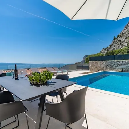 Vila New! Atopos With Heated Private Pool, 5 Bedrooms, Cinema Room, Panoramic Sea Views