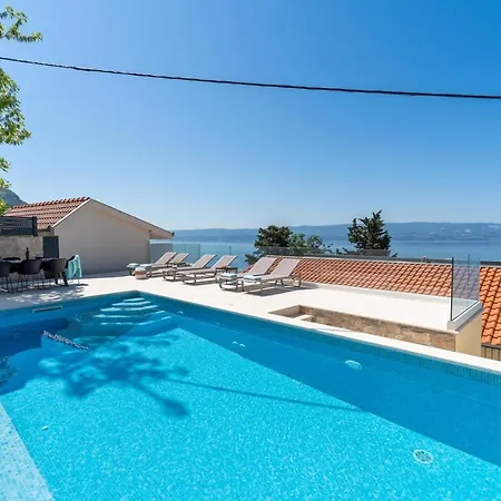 Villa Atopos With Heated Private Pool, 5 Bedrooms, Cinema Room, Panoramic Sea Views *