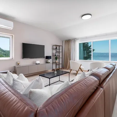 Atopos With Heated Private Pool, 5 Bedrooms, Cinema Room, Panoramic Sea Views * Omiš