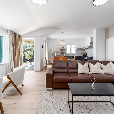 Vila New! Atopos With Heated Private Pool, 5 Bedrooms, Cinema Room, Panoramic Sea Views