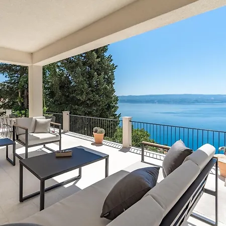 New! Atopos With Heated Private Pool, 5 Bedrooms, Cinema Room, Panoramic Sea Views Vila *