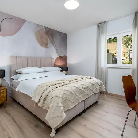Atopos With Heated Private Pool, 5 Bedrooms, Cinema Room, Panoramic Sea Views Omiš
