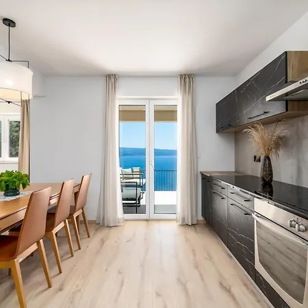 Villa Atopos With Heated Private Pool, 5 Bedrooms, Cinema Room, Panoramic Sea Views Omiš