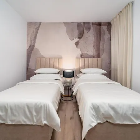 New! Atopos With Heated Private Pool, 5 Bedrooms, Cinema Room, Panoramic Sea Views Vila Omiš