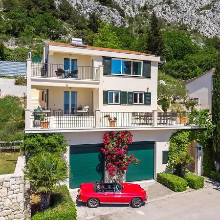 New! Atopos With Heated Private Pool, 5 Bedrooms, Cinema Room, Panoramic Sea Views * Omiš